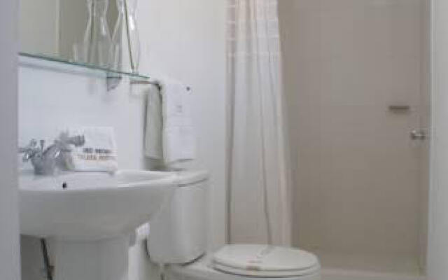 Oro Negro Talara Hostal & Restobar