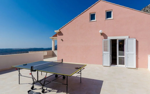 Villa in Gruda With Swimming Pool