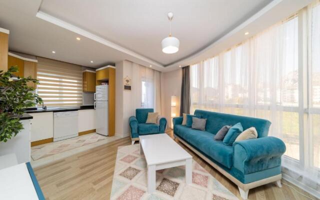 Convenient Flat With Balcony in Konyaalti