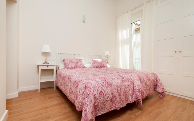 Prime Location 2 Bd Apartement Next To The Town Hall Square Zaragoza I