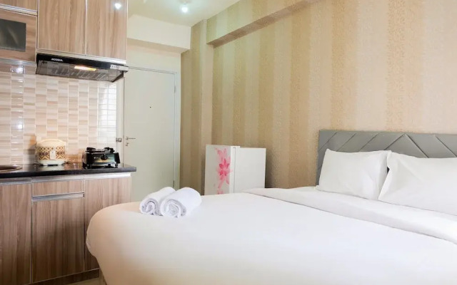 Comfortable Fully Furnished Studio Green Pramuka City Apartment