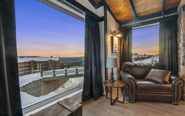 Chalet Monashee-brand New High End W/amazing Views