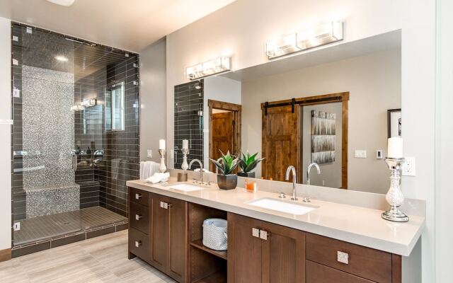 3854 Regina Road Home