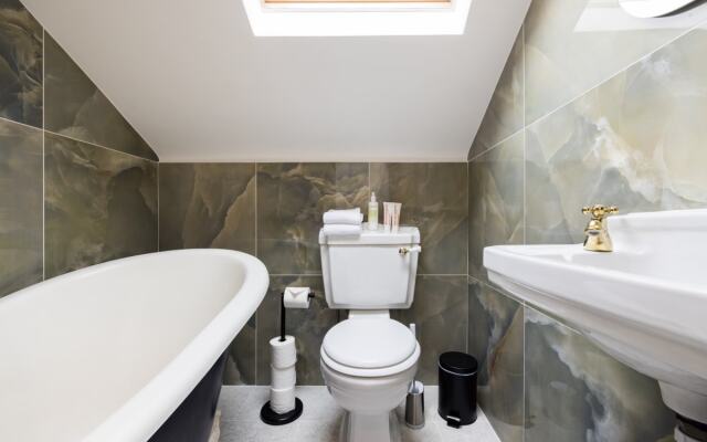 The Maida Vale Maison - 4BDR Maisonette Flat