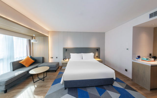Holiday Inn Express Shenzhen Haiyuan City by IHG