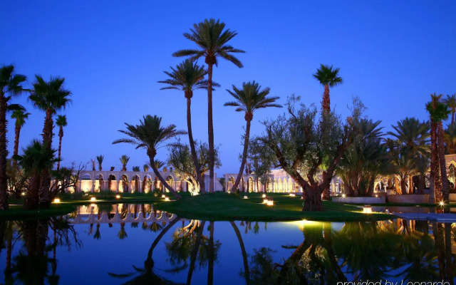 Palais Namaskar