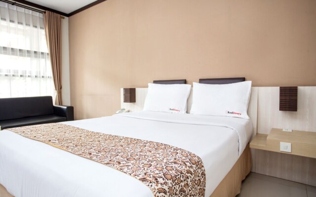 RedDoorz Plus near Farmhouse Lembang