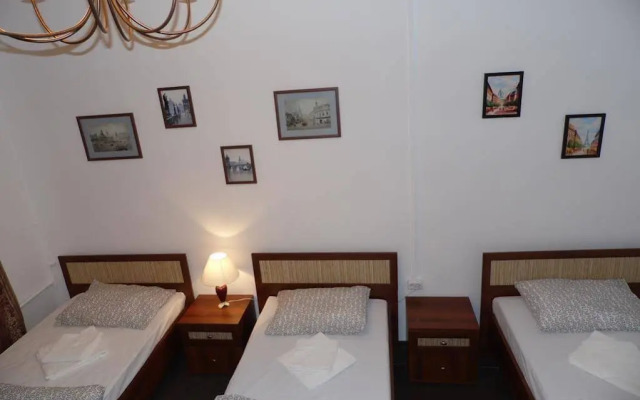 Vavilon Hotel