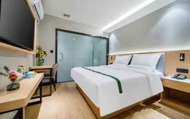 GreenTree Inn Express Hotel (Shanghai Shuichan West Road Pedestrian Street Industrial Park Branch)