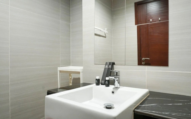 Elegant Studio at West Vista Apartment with City View