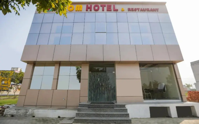 Hotel Viom by OYO Rooms