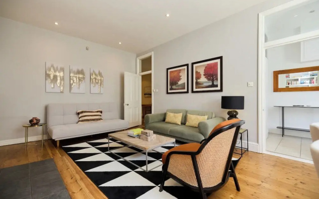 The West Kensington Hideout - Cozy 2bdr Flat With Garden