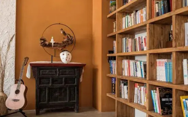 Dali Verdant Whisper·Stone Hill Seaview Inn