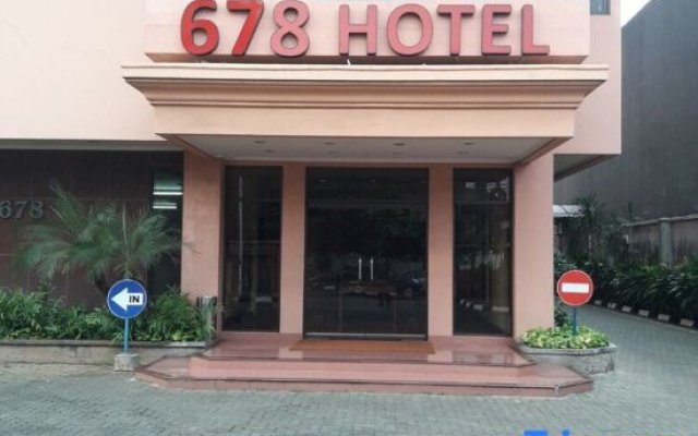 Hotel 678 Kemang powered by Cocotel