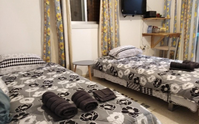 Larnaca, Pervolia 1 bedroom seaside apartment