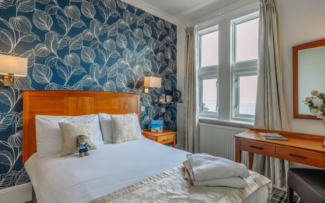 Muthu Westcliff Hotel (Near London Southend Airport)