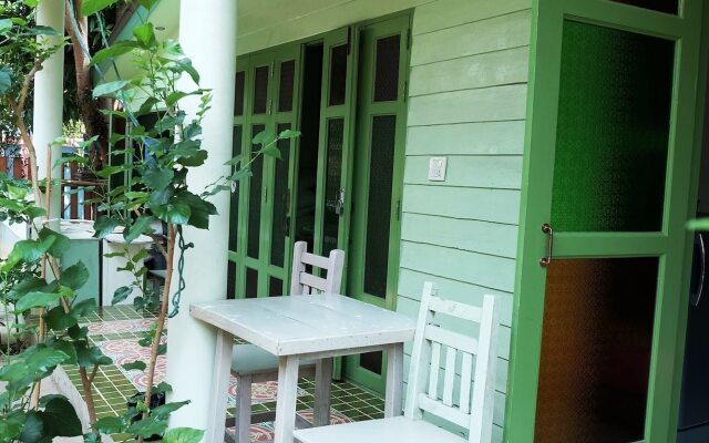 Baanrak Amphawa Homestay