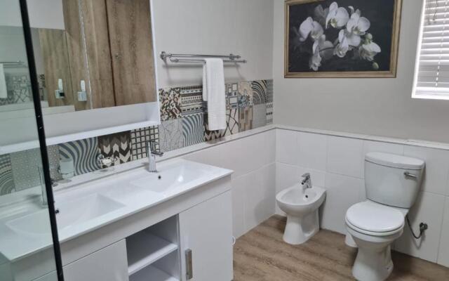 Point Village Accommodation - Beach Club 307