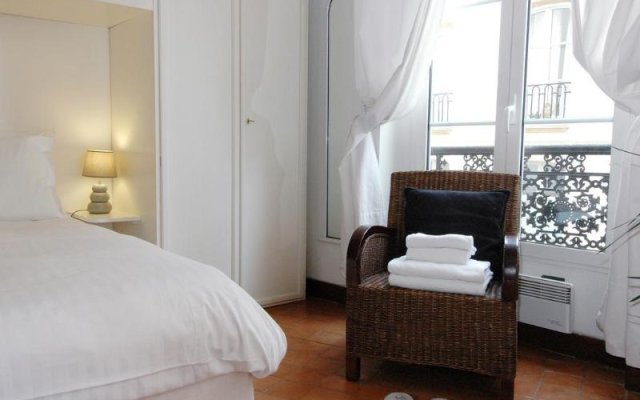 Holiday Apartment - Paris Apartments - Conde Chic Studio