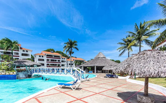 Serene Sosúa Retreat With the Biggest Pool in Sosua