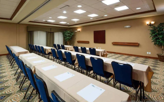 Comfort Inn & Suites Logan Near University