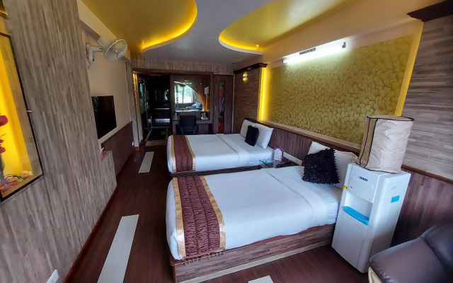 Hotel Astoria Residency