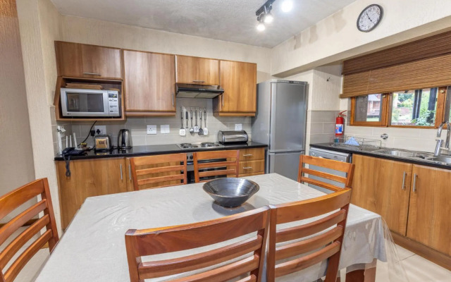 Legend Safaris - Kruger Park Lodge 257B