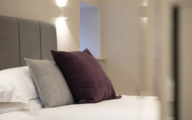 Ferndale s Hideaway - 1 Bedroom Spacious Apartment - Central Ambleside - Parking