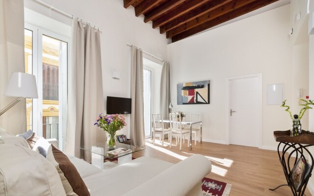 Prime Location 2 Bd Apartement Next To The Town Hall Square Zaragoza I