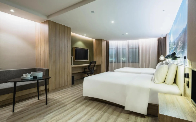 Atour Hotel Jinan Shuangshan Street Baimaiquan Park