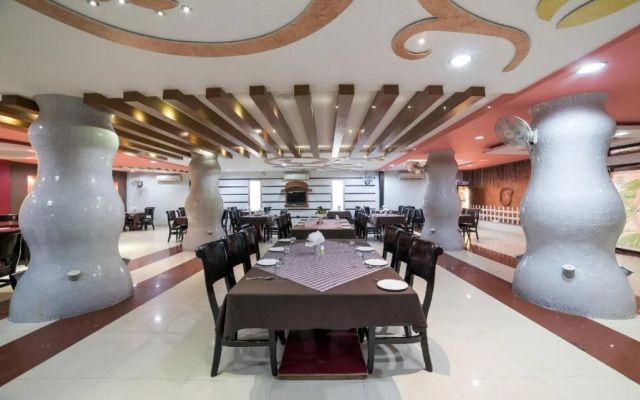 OYO 27803 Hotel Raj Mahal