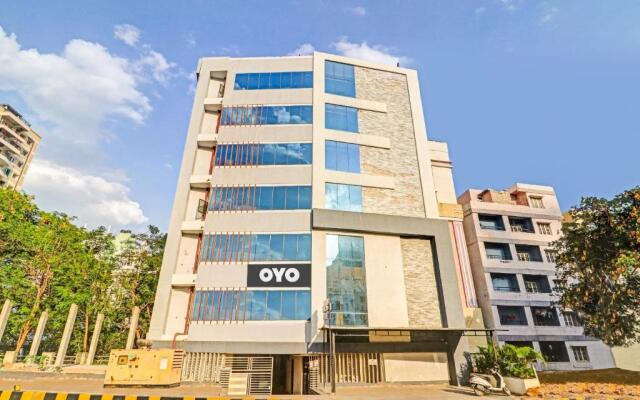 OYO Flagship 81027 Star Inn Near Durgam Cheruvu