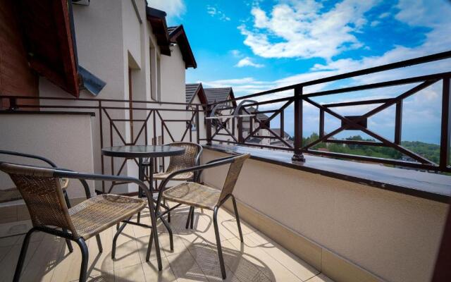 Above the Valley P86 - Milmari Resort