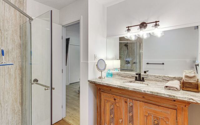 Hendersonville Vacation Rental w/ Private Hot Tub!