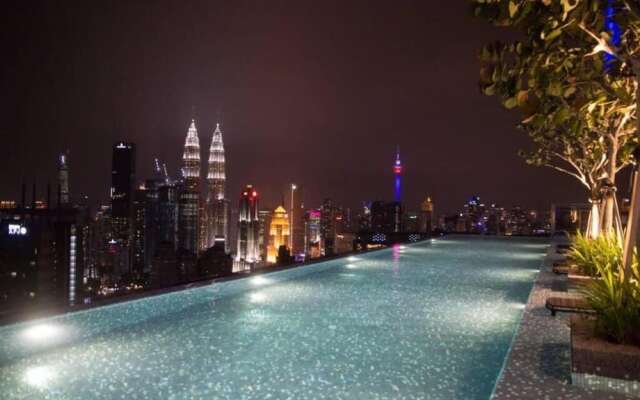 Expressionz Professional Suites by De Cartel