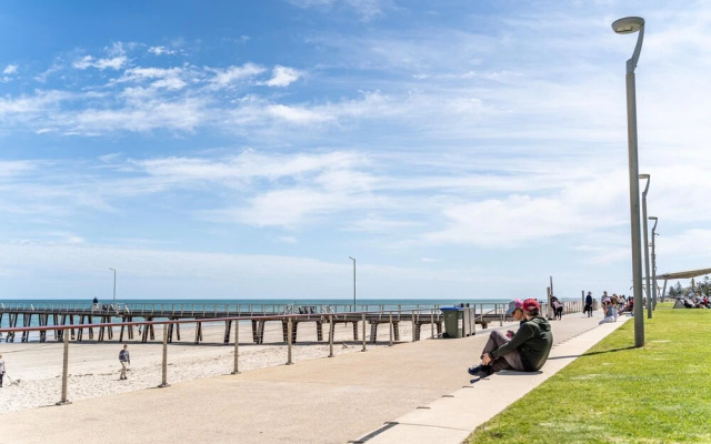 Harmony at Henley Beach-Wifi - Nespresso - Netflix