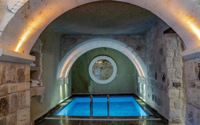 Elika Cave Suites Hotel &amp; SPA