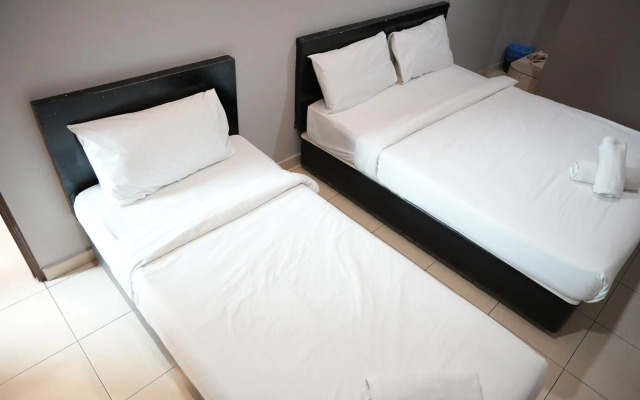 Super OYO 44097 Avatarr Hotel