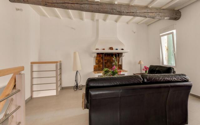 Comfortable Holiday Home in Montouliers near Bize Minervois