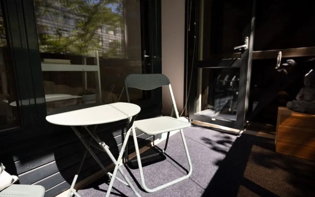 2ndhomes 2BR Center Apartment w Balcony