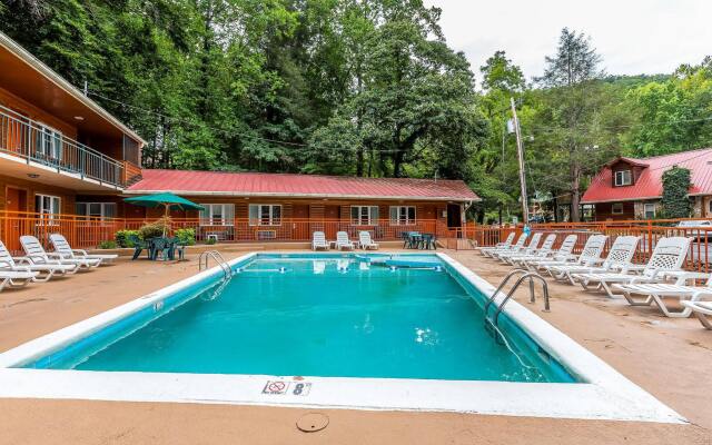 Quality Inn Creekside - Downtown Gatlinburg