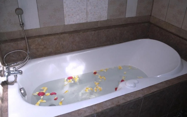 Uma Caming Villas & Gym