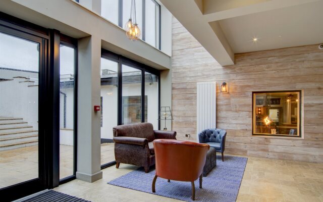 The Gissons Hotel