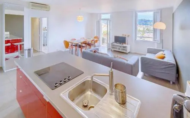 Charming Cannes Accommodation - Beach And Festival