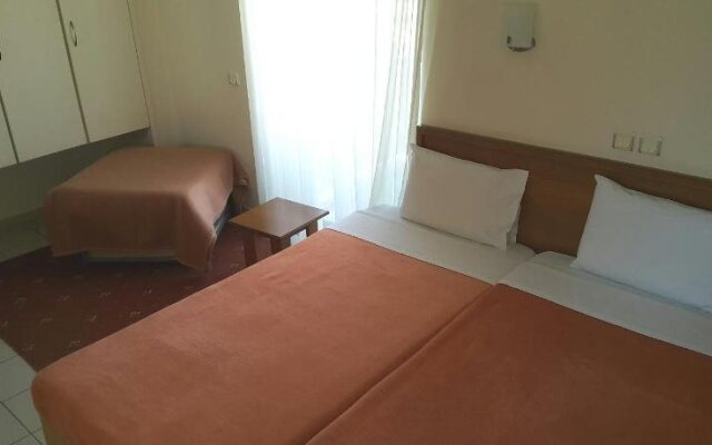 Hera Hotel