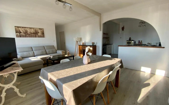Magnifique appartement devant la plage