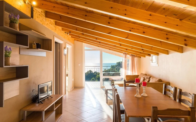 Pelekas Beach Escape By Konnect