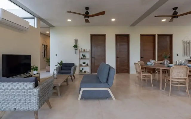 Luxury Penthouse w Private Pool Stunning Views