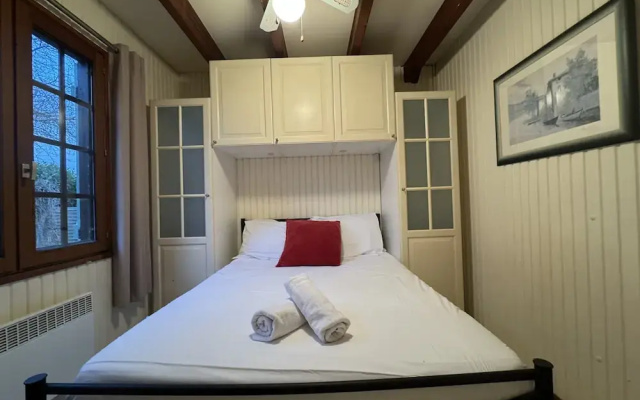 Chalet in Aubigne-racan With Pool & Garden