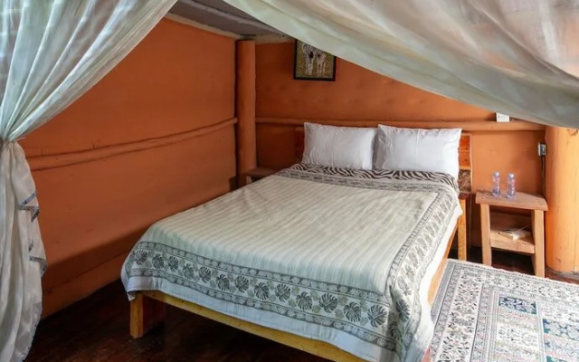 Punda Milias Nakuru Camp